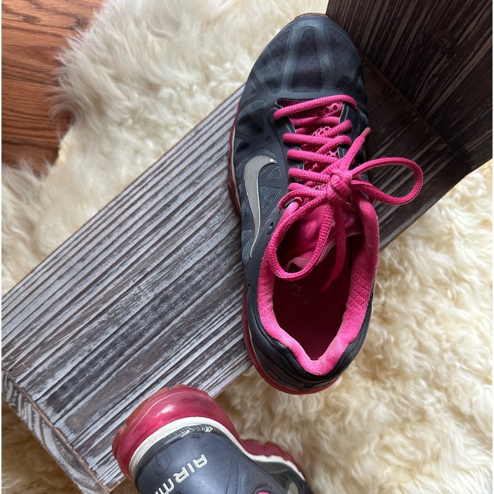 Nike AIRMAX women’s size 7